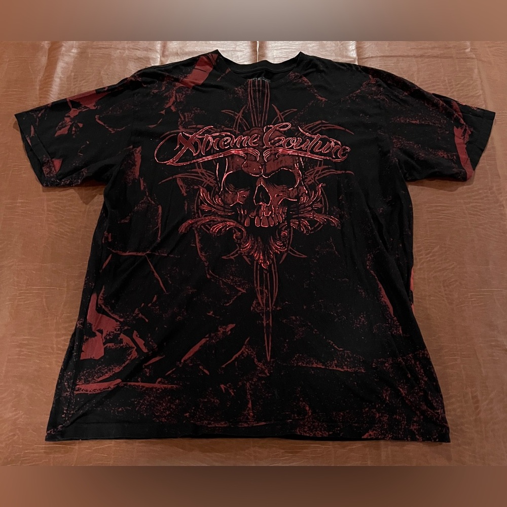 Xtreme Couture Men’s Black & Dark Red Graphic Short Sleeve Tee